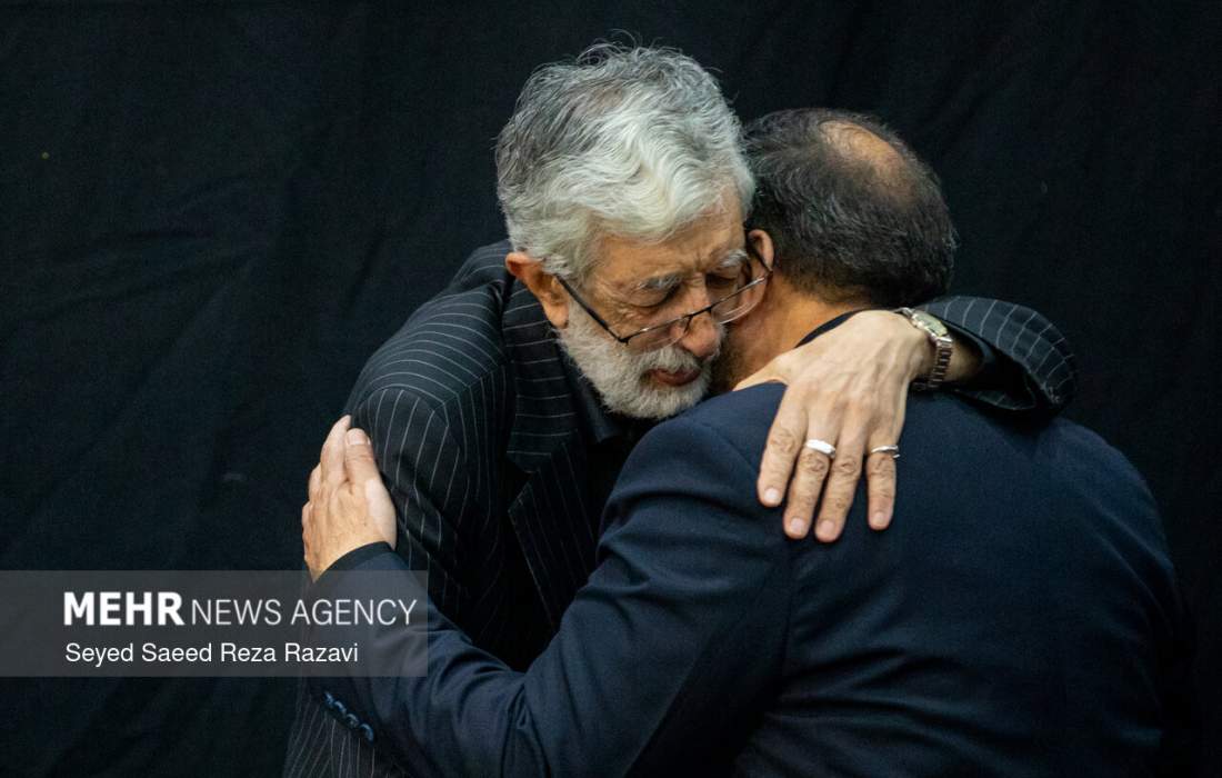 تصاویر دومین روز از مراسم یادبود خانواده شهید رهبر شهید انقلاب تصاویر دومین روز از مراسم یادبود خانواده شهید رهبر شهید انقلاب