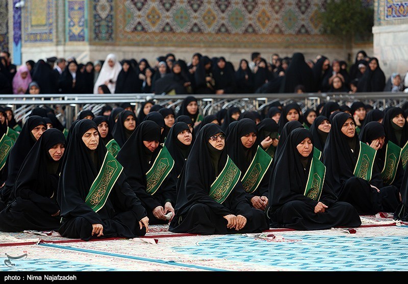 تعویض پرچم حرم مطهر رضوی تعویض پرچم حرم مطهر رضوی