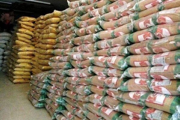 کشف ۱۴۰۰ تن برنج احتکار شده در پایتخت کشف ۱۴۰۰ تن برنج احتکار شده در پایتخت