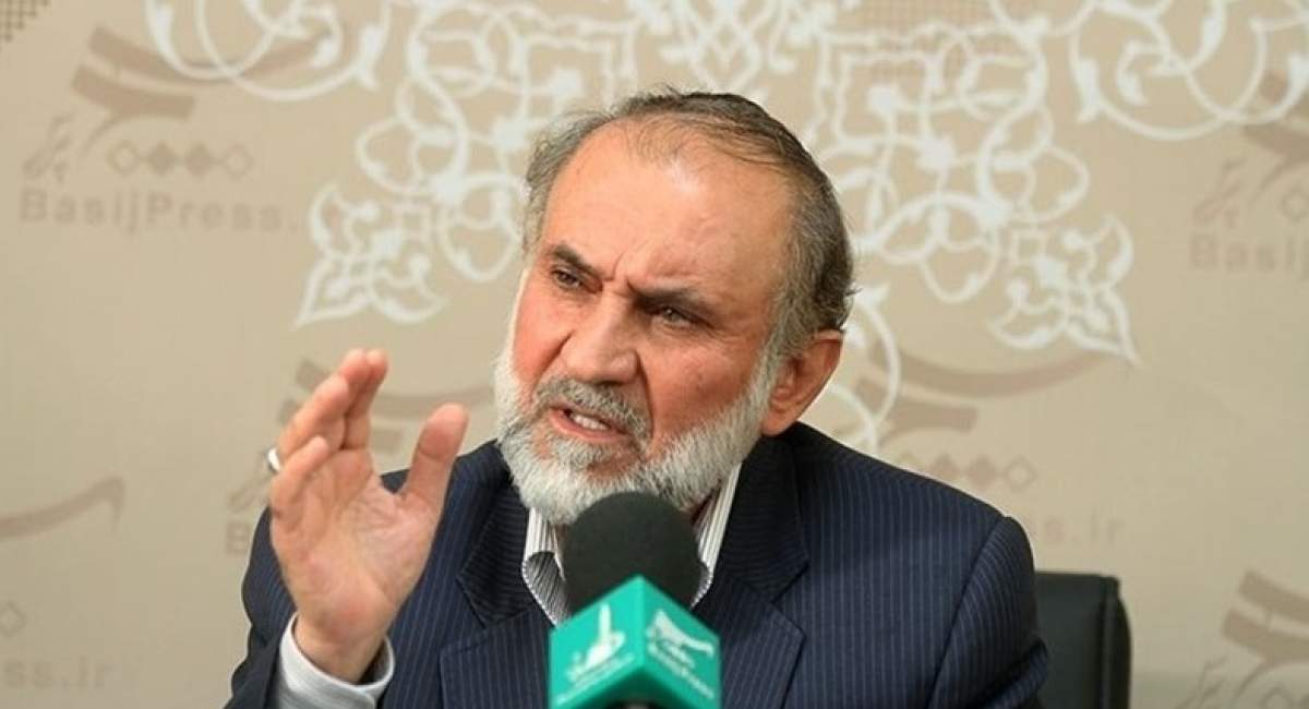 دست خدا بر سر ملت ایران قرار گرفته است