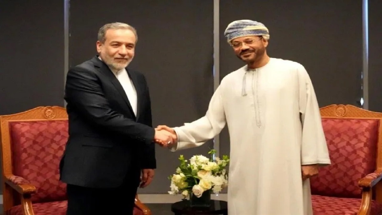 رایزنی عراقچی با سلطان عمان درباره امنیت تنگه هرمز