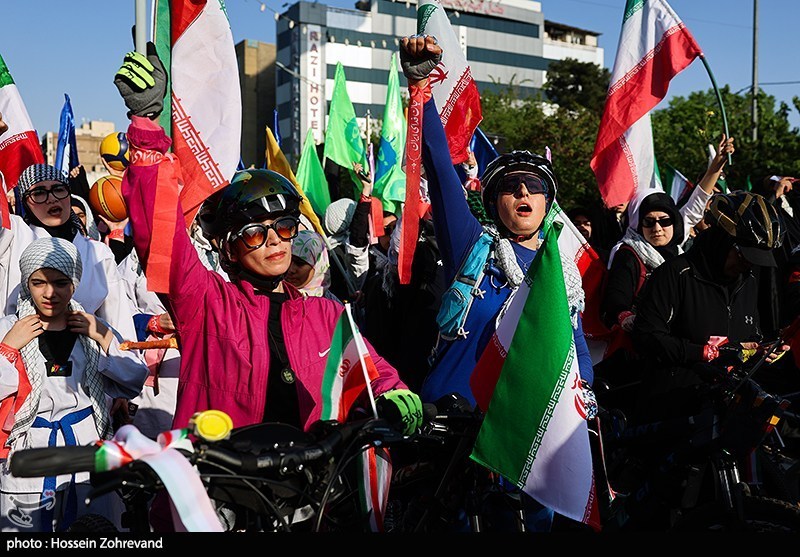 اجتماع بزرگ دختران جانفدای ایران اجتماع بزرگ دختران جانفدای ایران